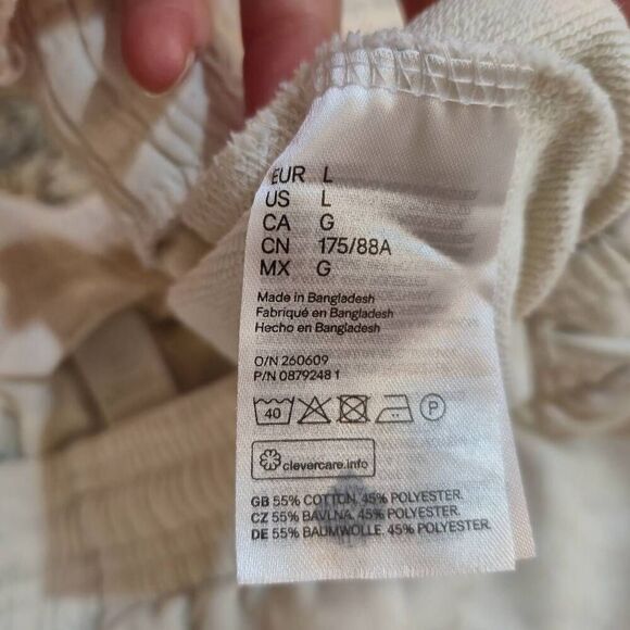 H&M Women's Ivory Cotton/Poly Knit Drawstring Sweatshorts w Pockets - Picture 9 of 9